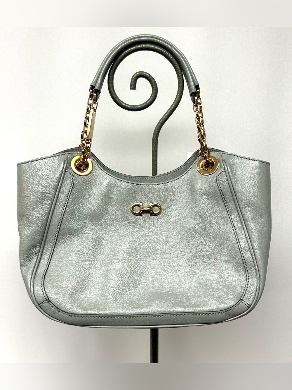 Salvatore Ferragamo Double Gancini Chain Tote Shoulder Bag 21 B974 leather Gray